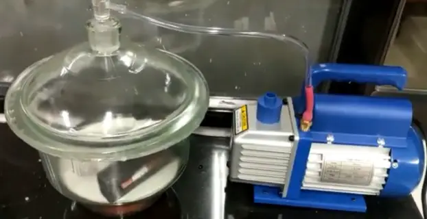 How Does a Vacuum Desiccator Work