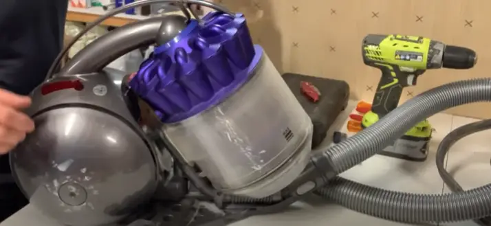 How To Unclog A Dyson Vacuum Hose - Cleaning Beasts