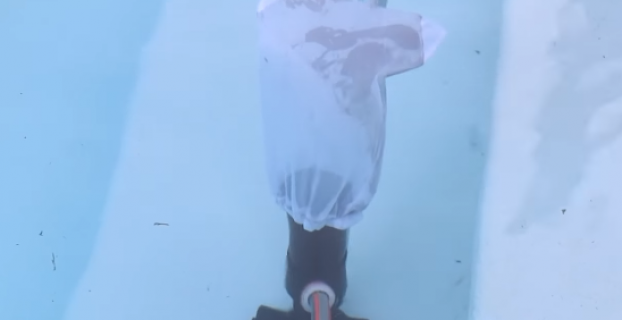 How Pool Vacuum Works?