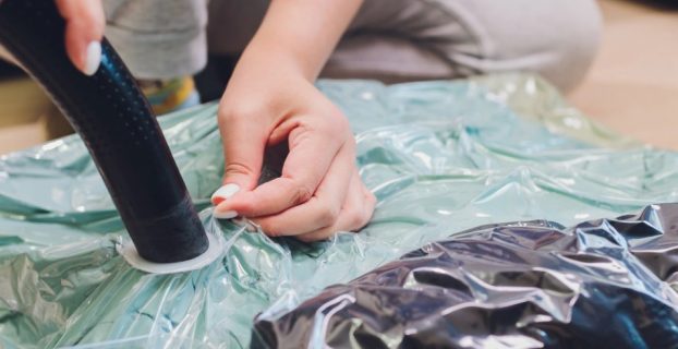 How to Pack Clothes in a Vacuum Bag?