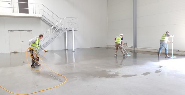 How to Use and Maintain the Vacuum Cleaner and Floor Polisher