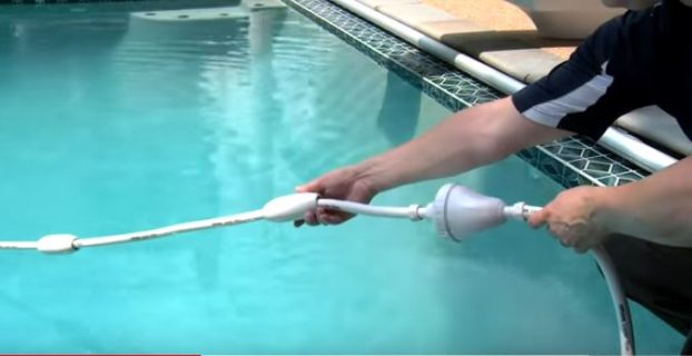 How to keep Pool Vacuum Hose from Tangling?