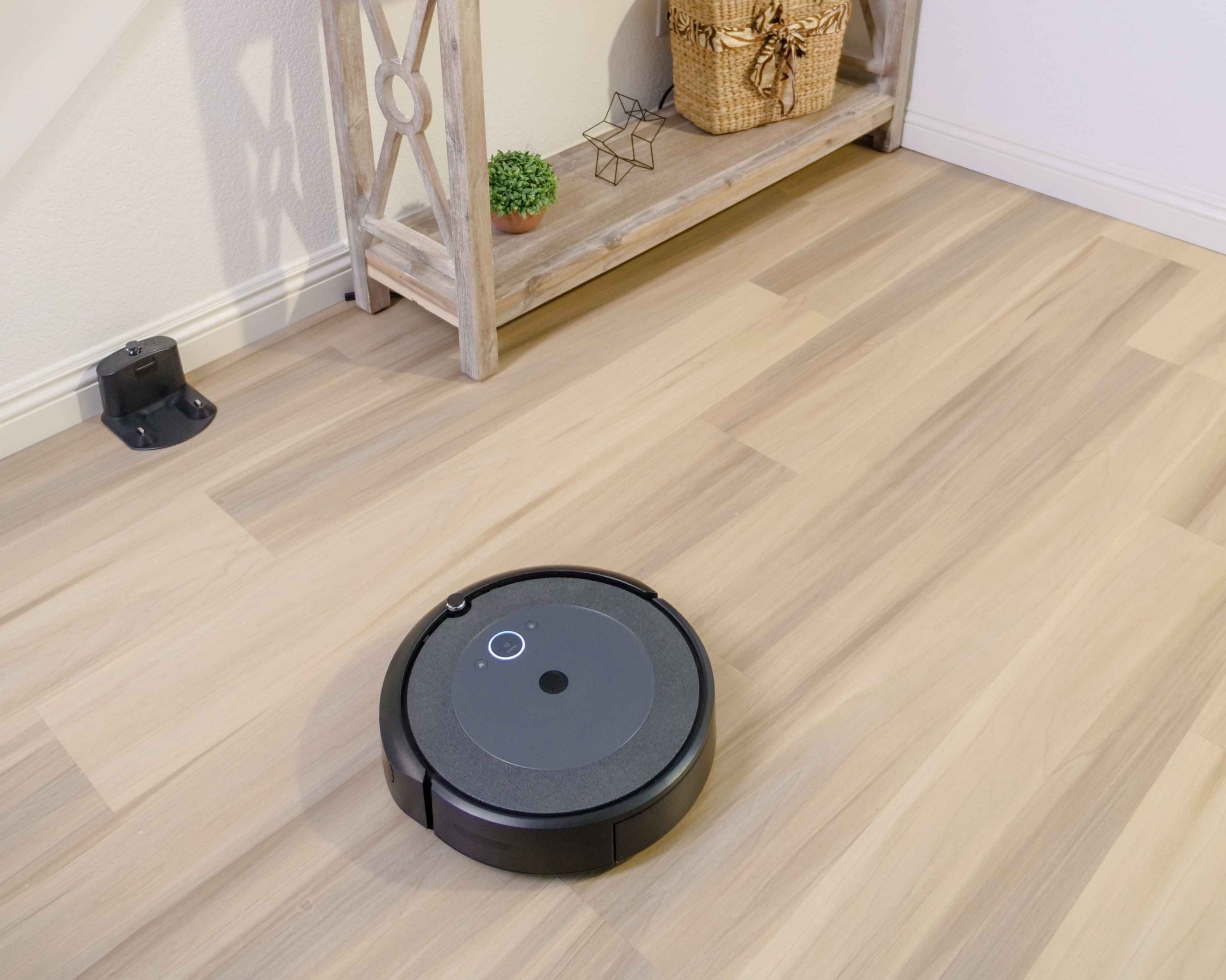 Can You Use Robot Vacuum on Vinyl Flooring? Cleaning Beasts